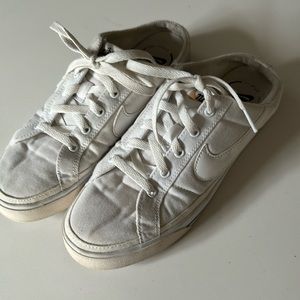 Nike Legacy Mule Sneaker women’s size 9